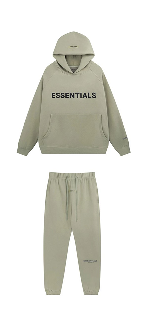Ess€ntials Set